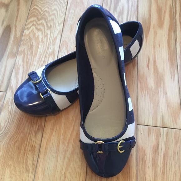 solesensibility Shoes - SZ 7 Comfort Flats